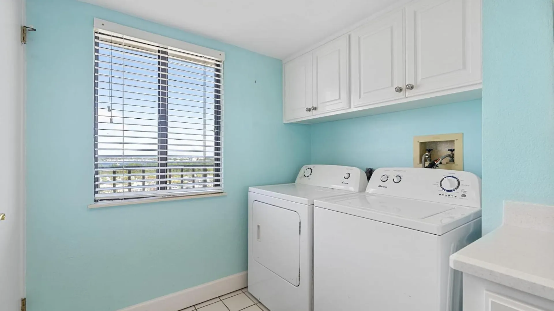 Commodore 1305 By Avantstay Beachfront Condo Panama City Beach