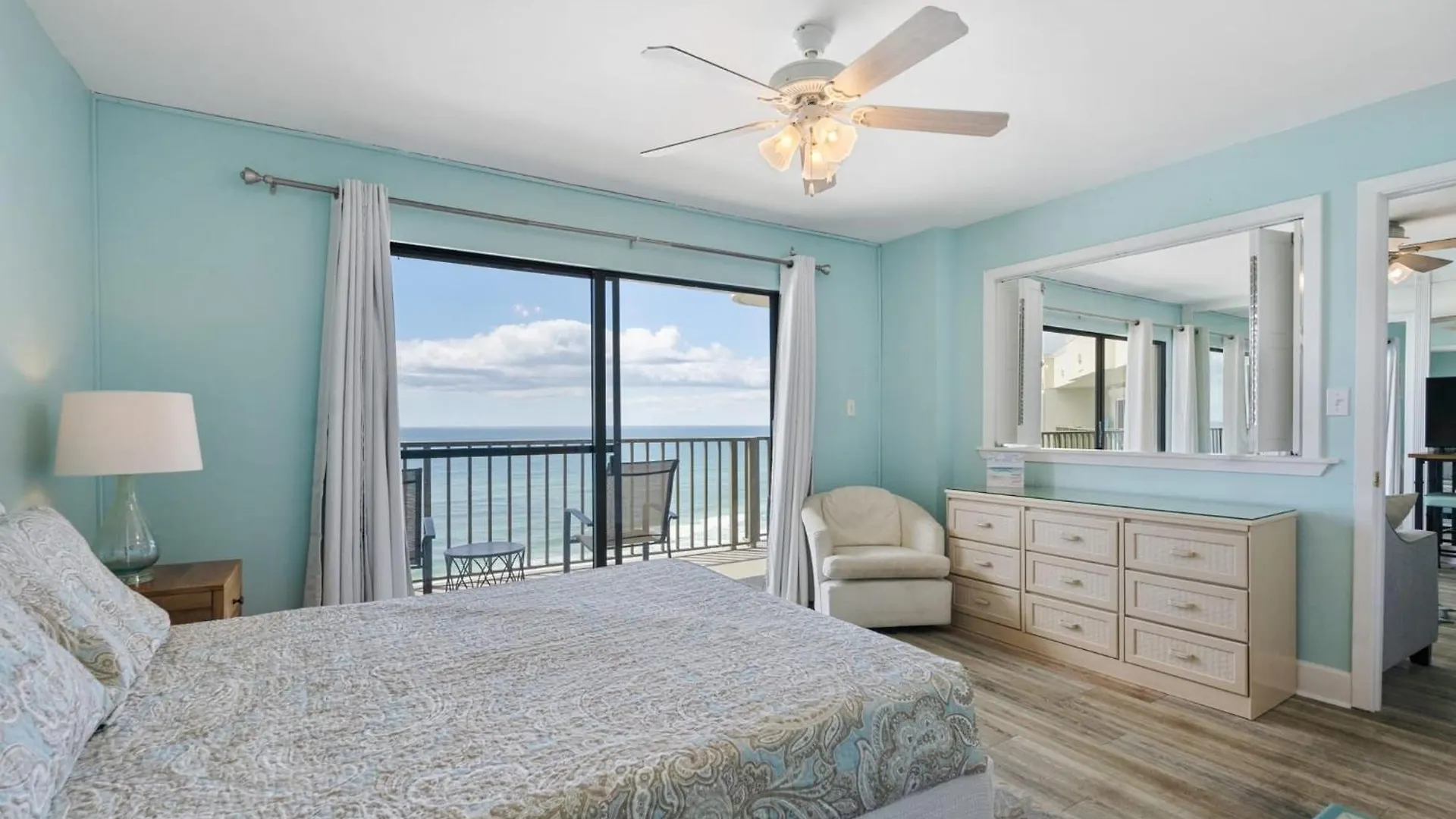 Commodore 1305 By Avantstay Beachfront Condo Panama City Beach