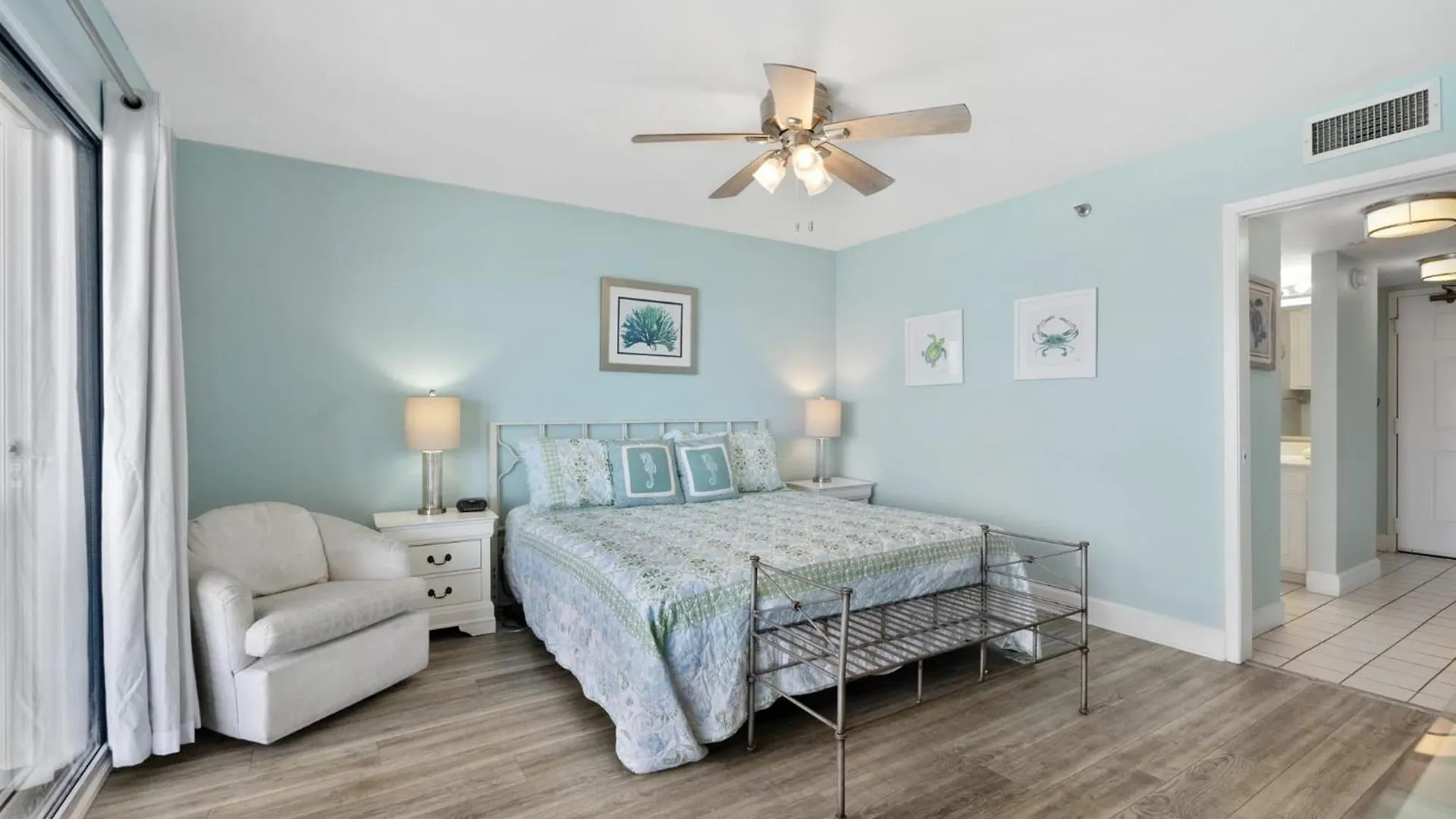 Commodore 1305 By Avantstay Beachfront Condo Panama City Beach