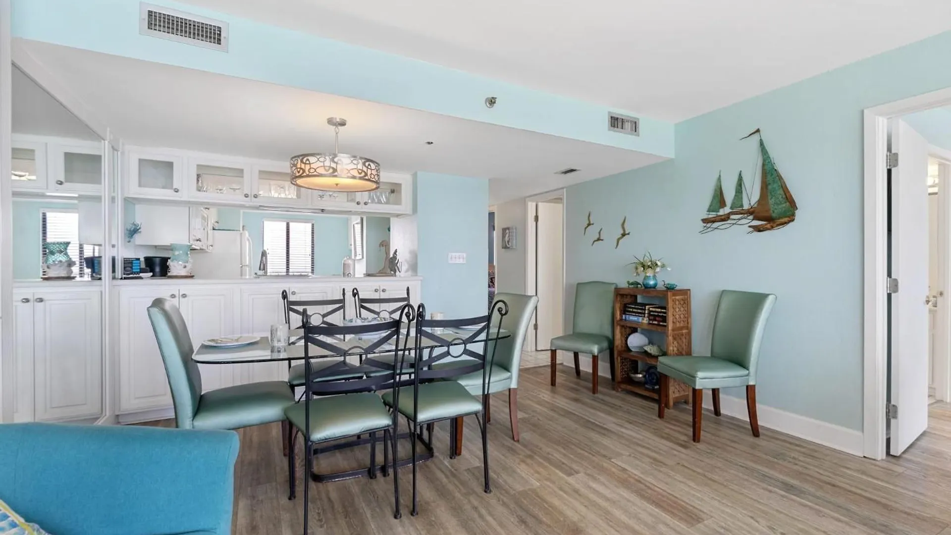 Commodore 1305 By Avantstay Beachfront Condo Panama City Beach